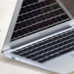 '12,9 inch iPad vertraagd, 12 inch Macbook Air op komst'