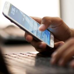 Transparante sensors in smartphonescherm verwerkt