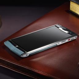 Vertu presenteert kalfsleren luxesmartphone