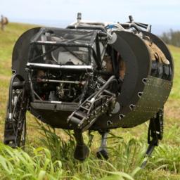 Amerikaans korps mariniers traint met robotezel
