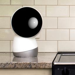 'Familierobot' Jibo leest kinderen voor en helpt in de keuken
