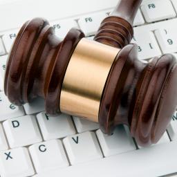 Silk Road-oprichter krijgt rechtszaak niet van tafel