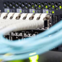 Onderzoekers halen 43.000 Gbps op glasvezelverbinding