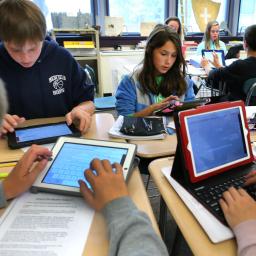Problemen met digitale boeken op 44 middelbare scholen