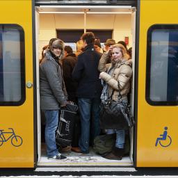 App reizigersbond Rover houdt drukte in trein bij