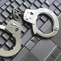 Dakloze internetoplichter veroordeeld tot drie jaar cel