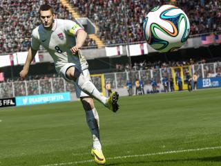 FIFA 15 is als een topclub die de aanval versterkt, terwijl de verdediging rammelt