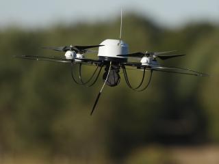 Vier bedrijven gaan anti-dronetechnieken ontwikkelen
