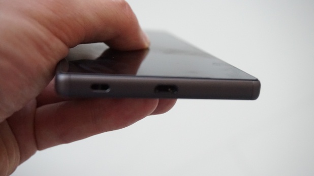 Xperia Z5 onderkant
