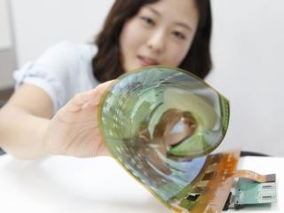 Prototype moet weg vrijmaken voor massaproductie oprolbare tv