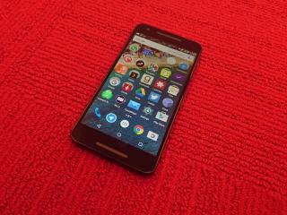 Simpele smartphone heeft iets te hoge prijs