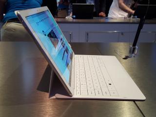 Samsung-tablet met meegeleverd toetsenbord toont potentie