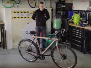 Zelfrijdende fiets, talenkussen en Ghostbusters-uitrusting
